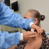 Plan Social facilita transporte ida y vuelta para inoculación Adultos Mayores contra COVID-19